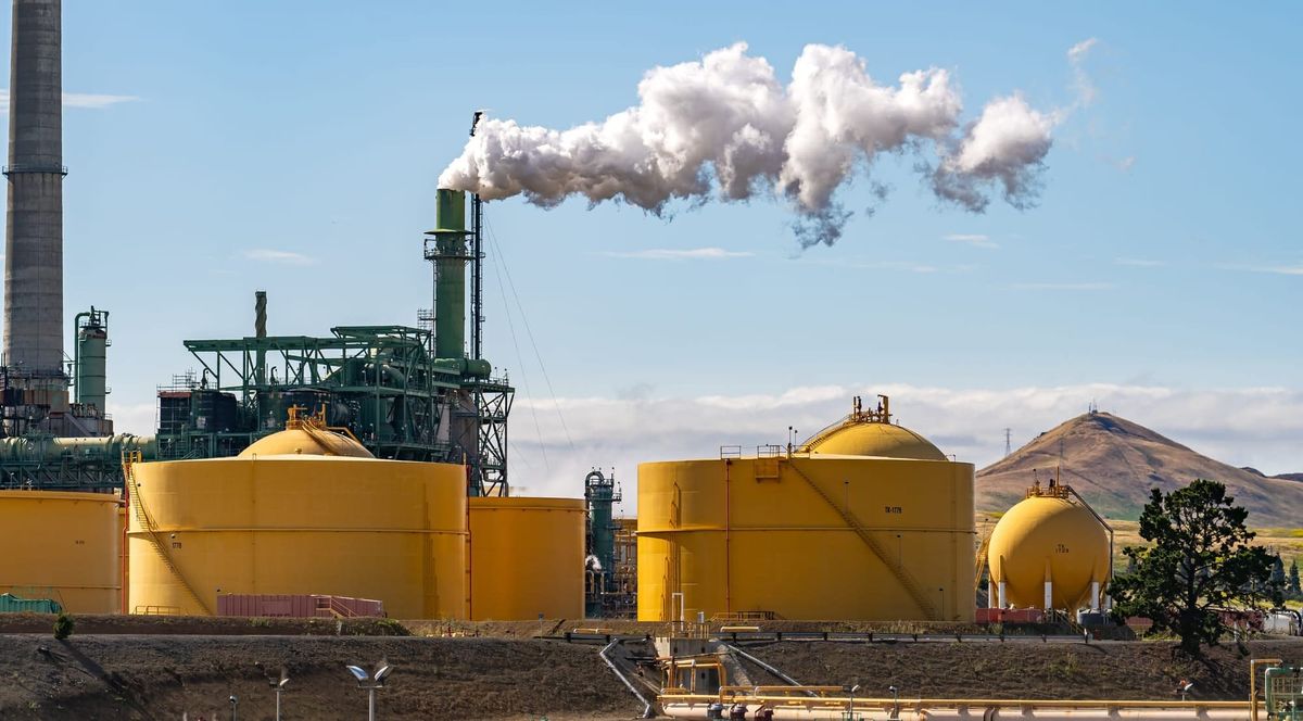 Valero cut its Benicia fire crew, hopes for outside aid in case of tank fire