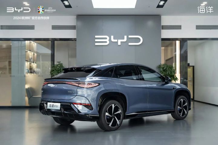 Global EV Sales Hit 20.5 Million in 2025 as BYD Overtakes Tesla