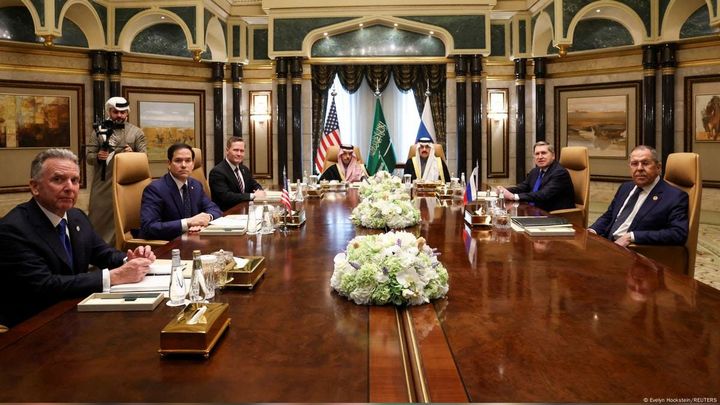 Double standards and a “three-stage system” for resolving the war in Ukraine: what is the catch of the meeting between the American and Russian delegations?