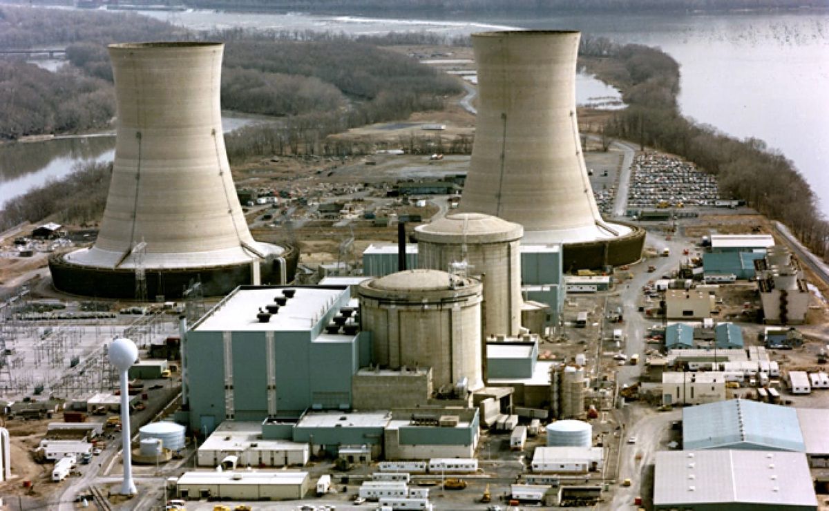 The Three Mile Island nuclear power station pictured in 1979 (Image: United States Department of Energy/ Wikimedia Commons)