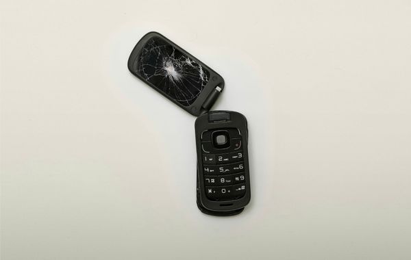 Customers are deeply frustrated with legacy systems that power contact centres (Photo byAlexander Andrews on Unsplash)