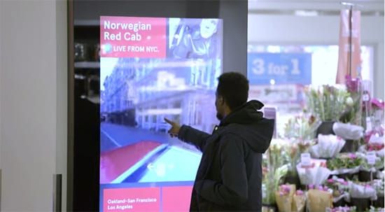 用手指滑動，遙控在另一個國家的計程車！挪威航空Norwegian Air Shuttle ASA於挪威推廣紐約航班，直接在商場架設視訊介面，讓路人可以與位於紐約裝有360° 攝影機的“紅色計程車”互動，直接指示遠在紐約的駕駛，到想要遊覽的地方看看，引起挪威人的關注和興趣