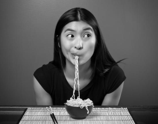 英國學者計算：一般上班族在家煮飯成本，會是外食的「2倍」貴？