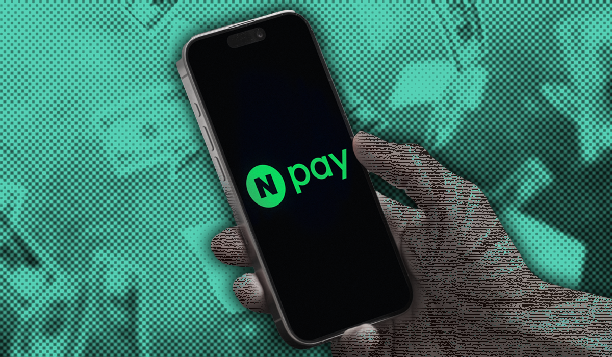 네이버페이 그래픽 이미지, 손에 네이버페이 목업