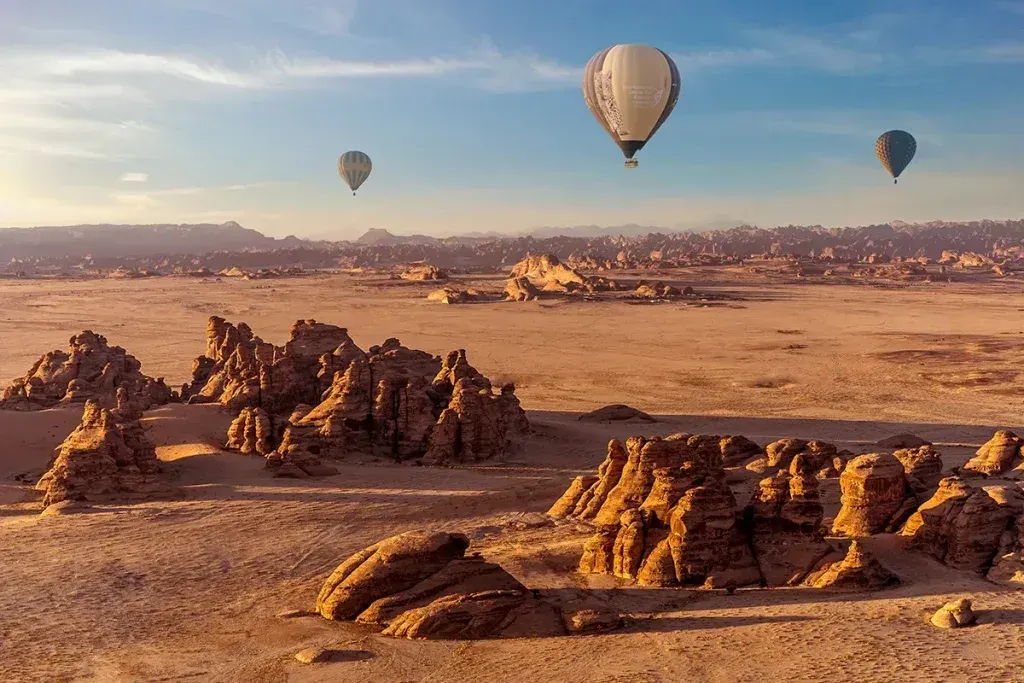 AlUla : quand la coopération culturelle franco-saoudienne redéfinit le tourisme patrimonial