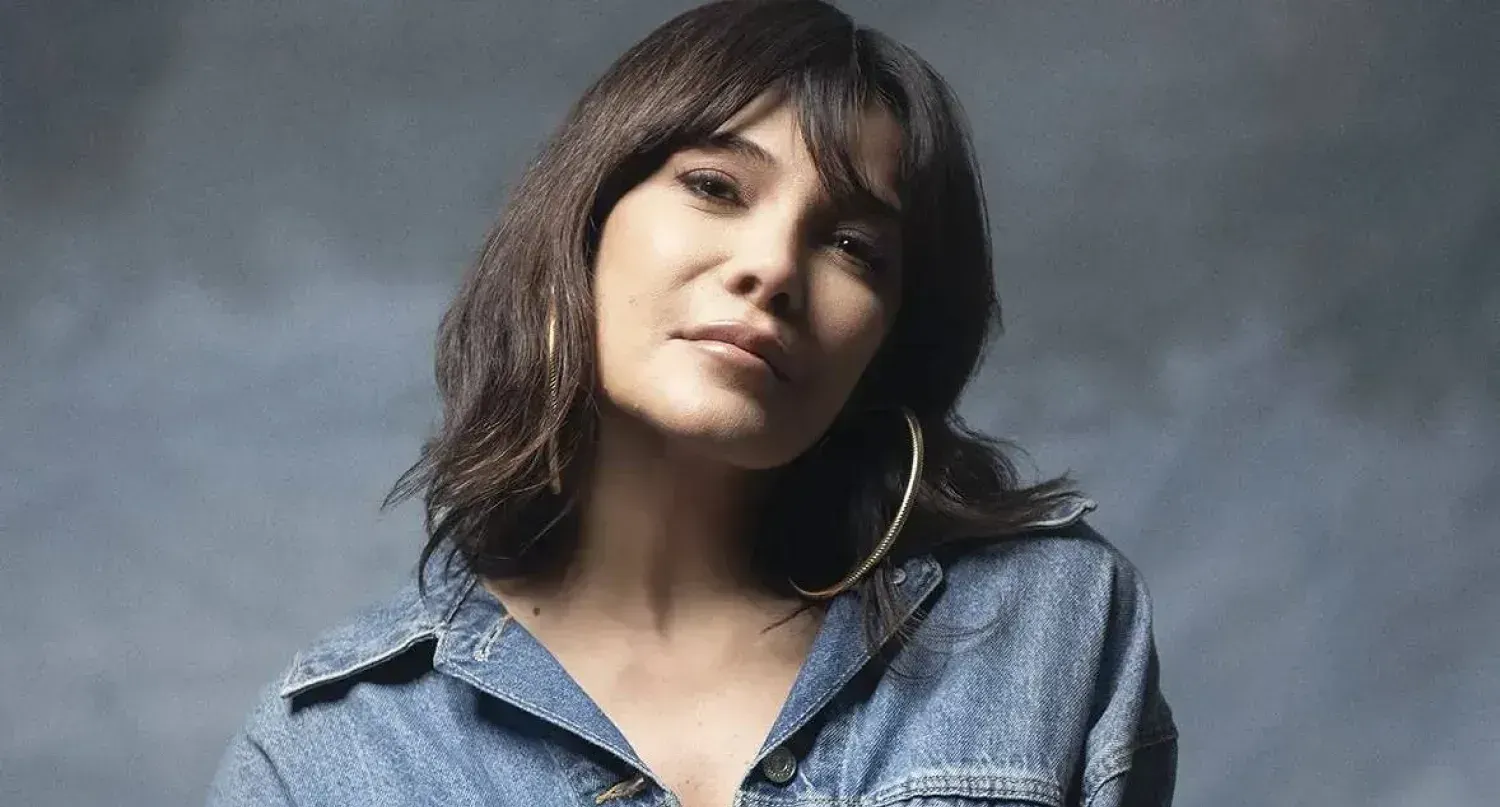 Neda Abou Farhat écrire debout depuis la chute