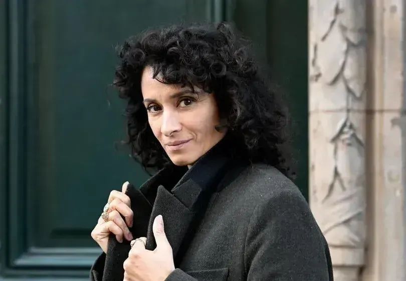 Rachida Brakni Quand le calme devient une stratégie d’existence