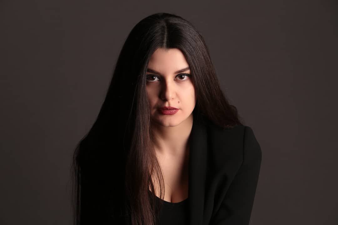 Jafra Younes, déplacer le conflit du corps vers la caméra