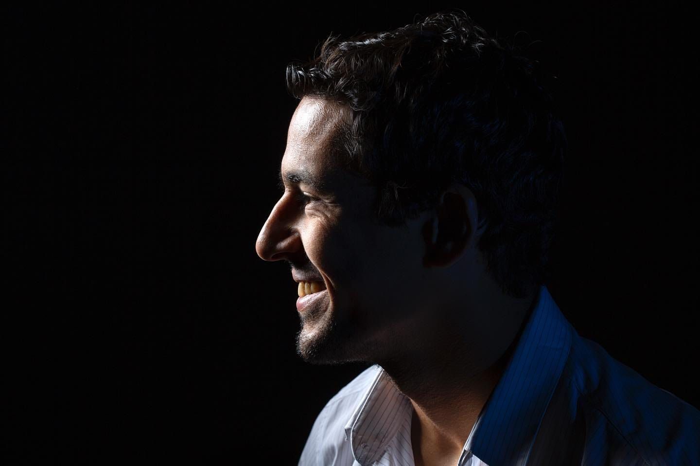 Aly Kassem la présence discrète d’un acteur qui habite les zones silencieuses du récit