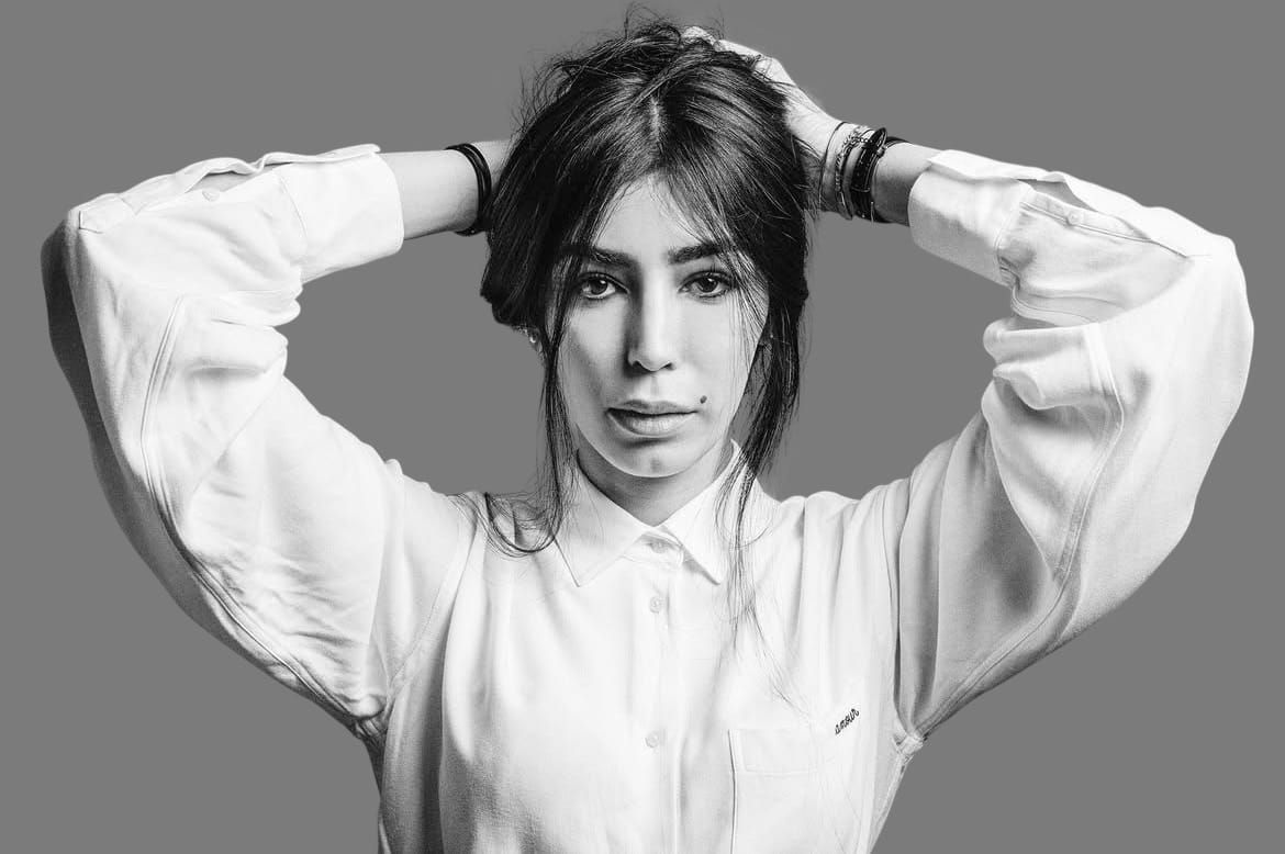 Sarah Guendouz, corps souverain entre deux rives