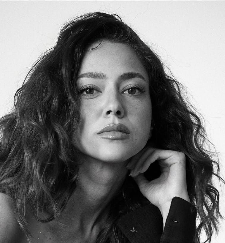 HEND ABDEL HALIM CE QUI ARRIVE QUAND UNE ARTISTE CESSE DE SE RÉDUIRE À UNE SEULE VERSION D’ELLE-MÊME