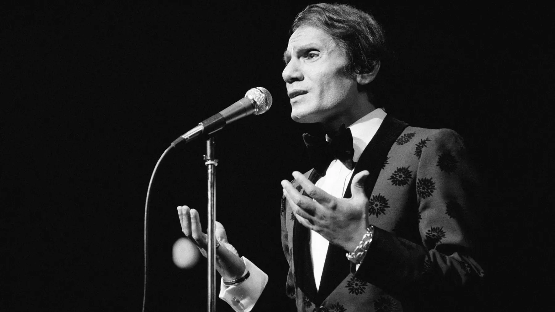 Paris qui nous écoute : pourquoi la voix arabe fait désormais partie de la mémoire musicale française ?