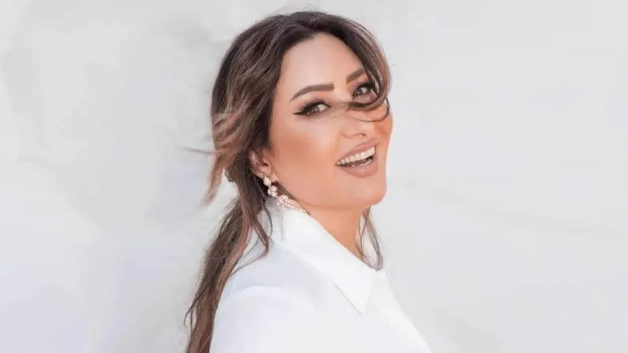 Latifa, la voix tunisienne qui a trouvé à Paris un écho singulier entre modernité et héritage arabe