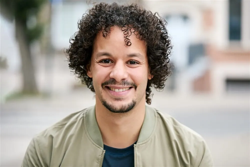 Yassine Fadel : une trajectoire construite dans les interstices