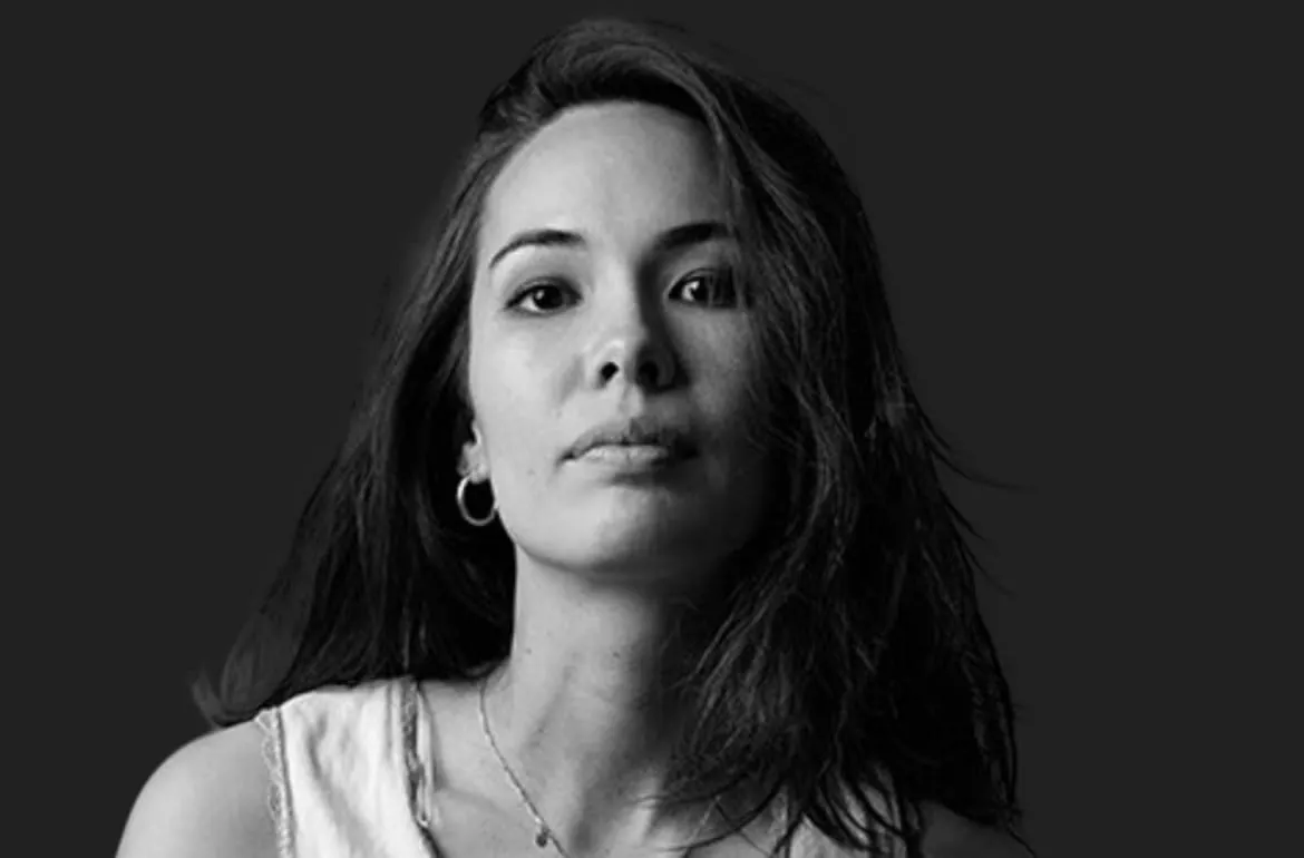 ARETHA ISKANDAR LAISSER PARTIR COMME FORME DE VÉRITÉ