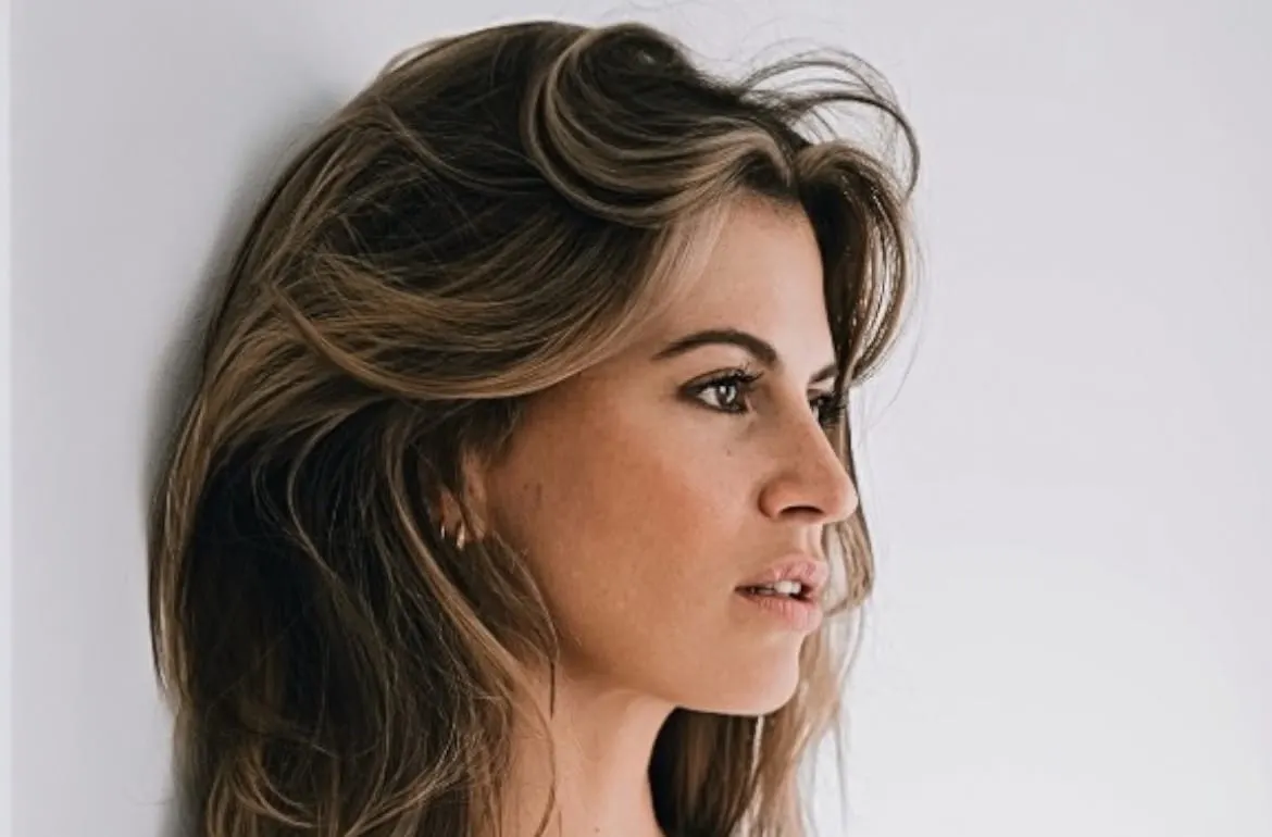 CHARLOTTE MEYNAERT TENIR SOUS PRESSION, LÀ OÙ RIEN N’EST DONNÉ