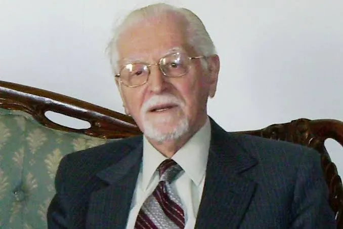 Décès de Mazen al-Mubarak, « cheikh des grammairiens », à 96 ans après sept décennies au service de la langue arabe