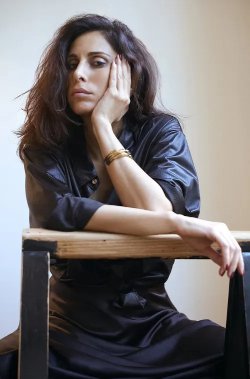 Yasmine Hamdan : la voix arabe que Paris a adoptée, entre avant-garde, exil et renaissance culturelle