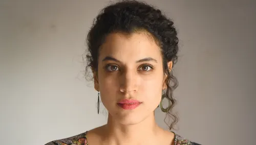 Zahraa Ghandour Le visage d’un Irak en renaissance entre douleur et lumière