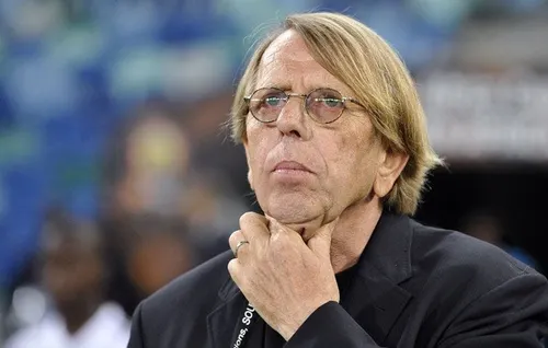 Claude Le Roy : l’entraîneur français qui a façonné une histoire singulière entre l’Afrique, le Golfe et le football mondial
