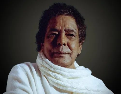 La fidélité comme méthode, Mohamed Mounir face à l’écoute parisienne