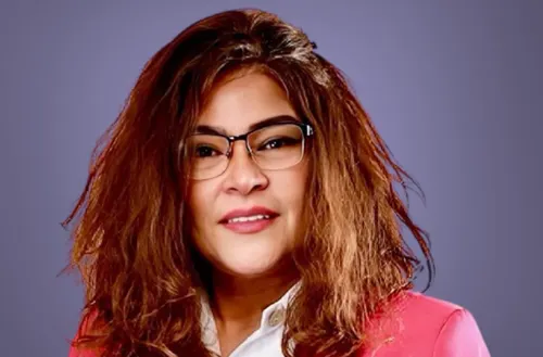 FATIMA NAOOT TRANSFÉRER LA LITTÉRATURE HORS DU TEXTE