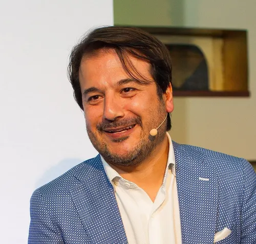 Jean Marie Riachi façonne le son arabe contemporain sans en revendiquer l’autorité
