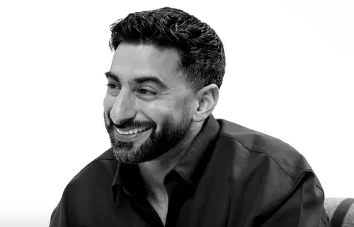 Anas Bukhash : l’homme qui a appris au monde à écouter l’humain arabe