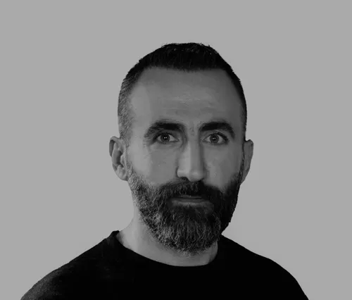 Hussam Jlilaty : le cinéma et le théâtre à travers une seule âme