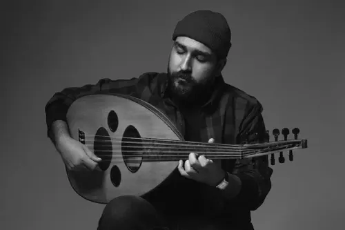 YOUSIF ABBAS FAIRE ENTENDRE L’IRAK SANS LE RÉDUIRE À UN SON