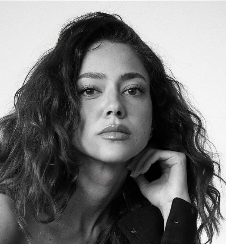 HEND ABDEL HALIM CE QUI ARRIVE QUAND UNE ARTISTE CESSE DE SE RÉDUIRE À UNE SEULE VERSION D’ELLE-MÊME
