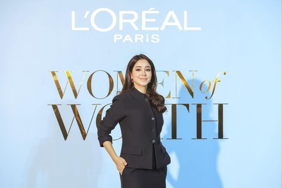 Aseel Omran et L’Oréal Paris : quand la beauté arabe marche sur les podiums de Paris