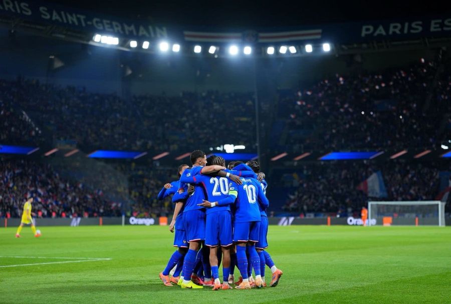 Les supporters des Bleus au Moyen-Orient veillent au rythme d’une qualification précoce