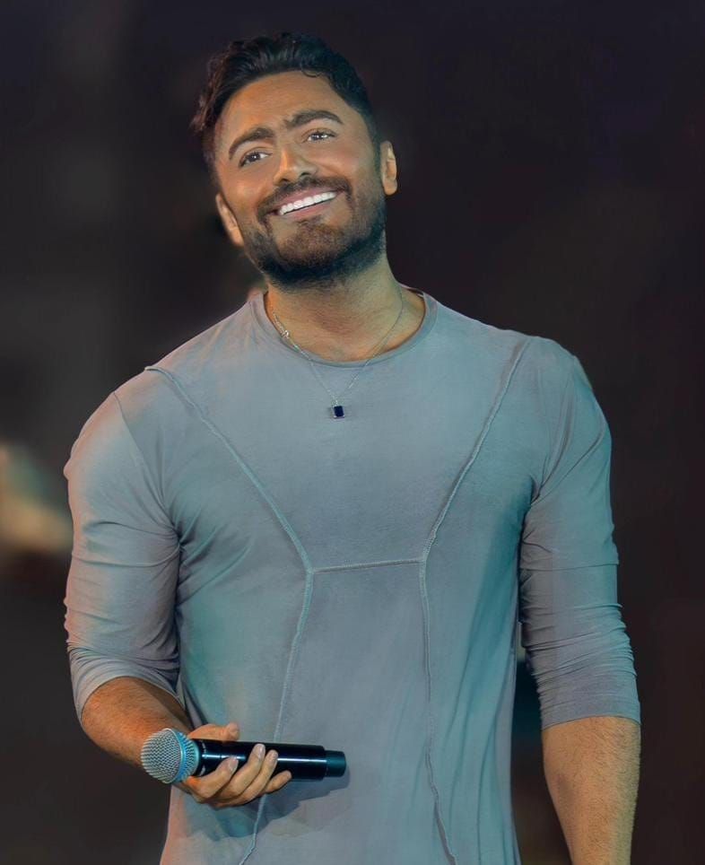Tamer Hosny, l’icône arabe qui redessine sa place à Paris