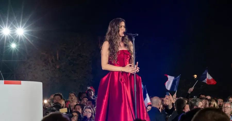 Farrah El Dibany Une voix entrée à Paris sans traduction