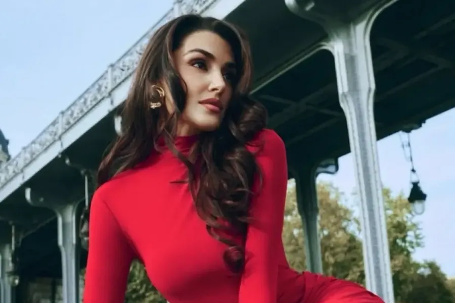 Hande Erçel, Paris comme scène visuelle : quand l’image dépasse l’écran