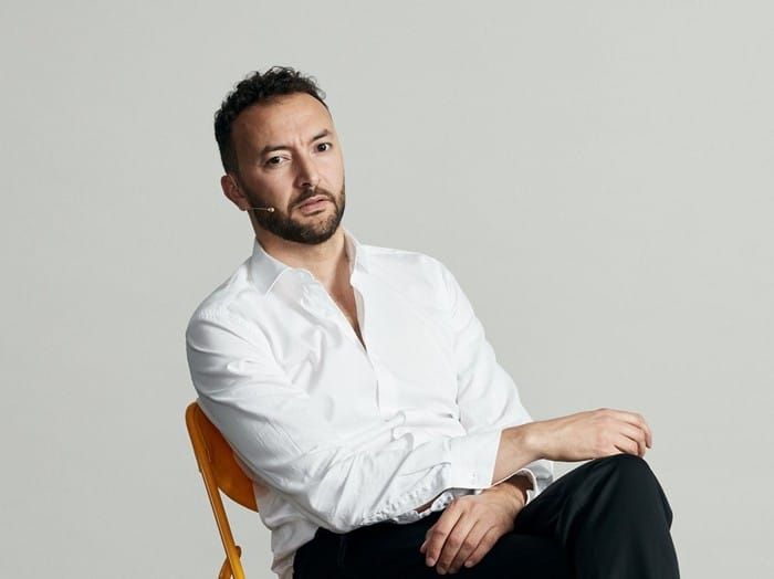 Nasreddine Dchar, l’acteur qui porte l’Orient au cœur de l’Europe
