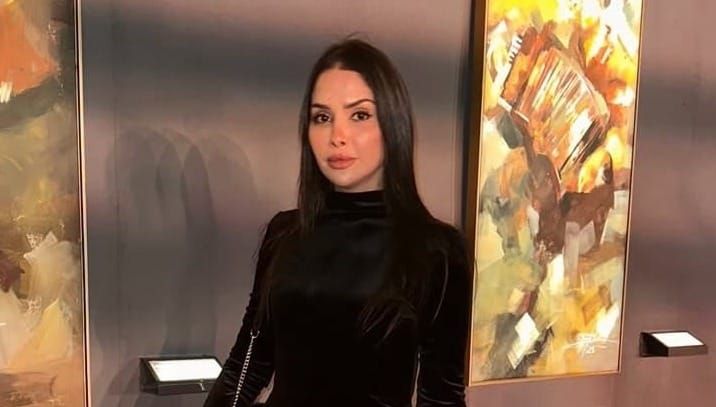 Raghda Al‑Mohandes, ou quand la peinture devient un rythme intérieur et une forme de présence au monde