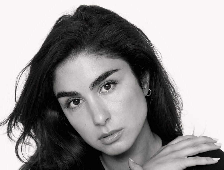 Samya Rahmani Habiter l’entre-deux : une présence née entre les mondes