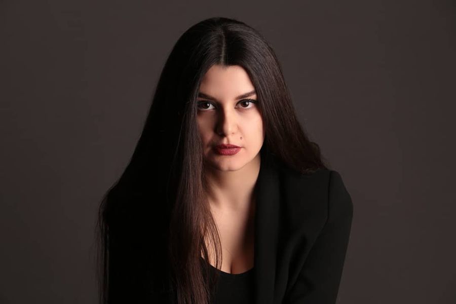Jafra Younes, déplacer le conflit du corps vers la caméra