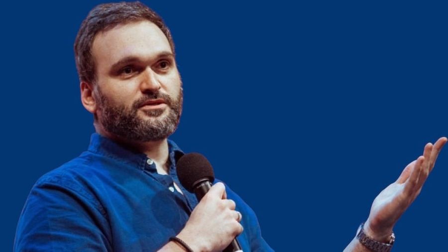 NEMR ABOU NASSAR FAIRE PASSER UNE VOIX ENTRE DEUX MONDES