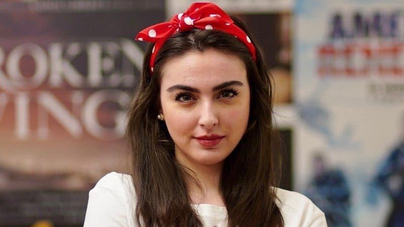 Rita Khan Entre foi et analyse : quand une visite devient une épreuve intellectuelle