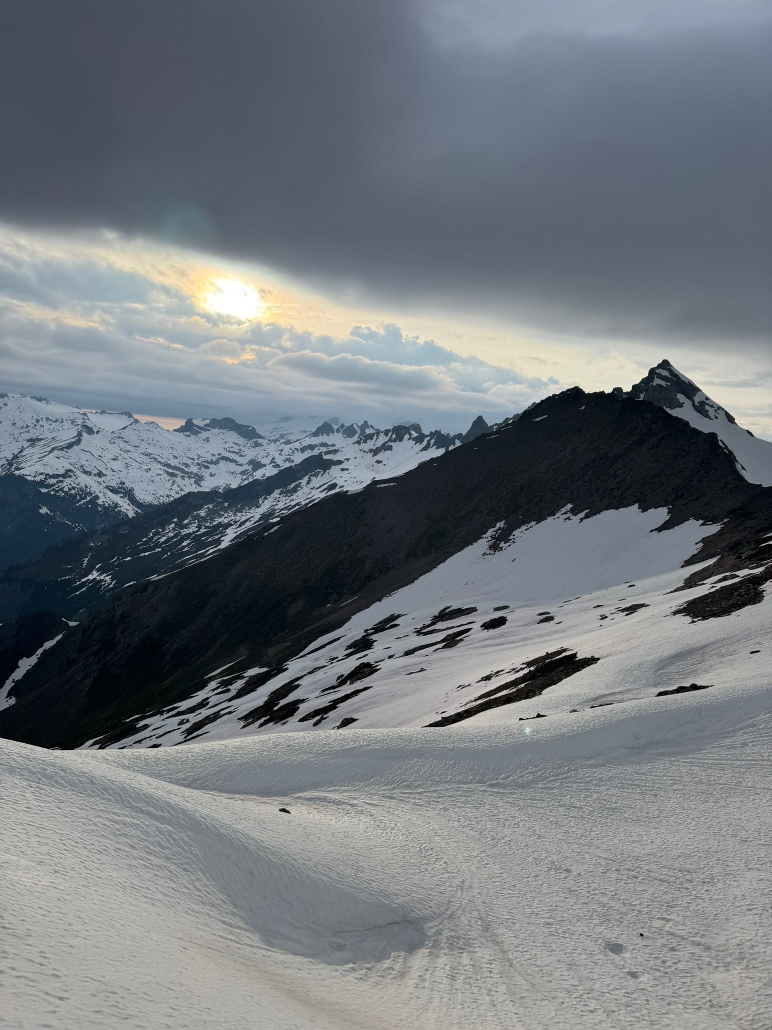 KNOCK MY SOCKS OFF- That is a snowfield, a sunshine, and a VIEW