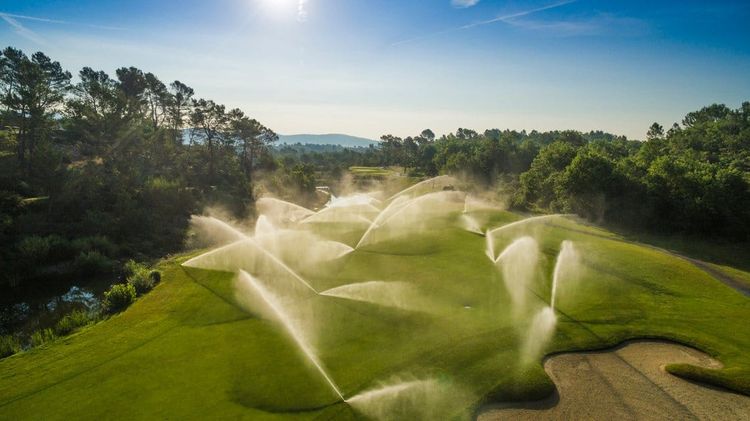 THE GOLF COURSE OFFSET