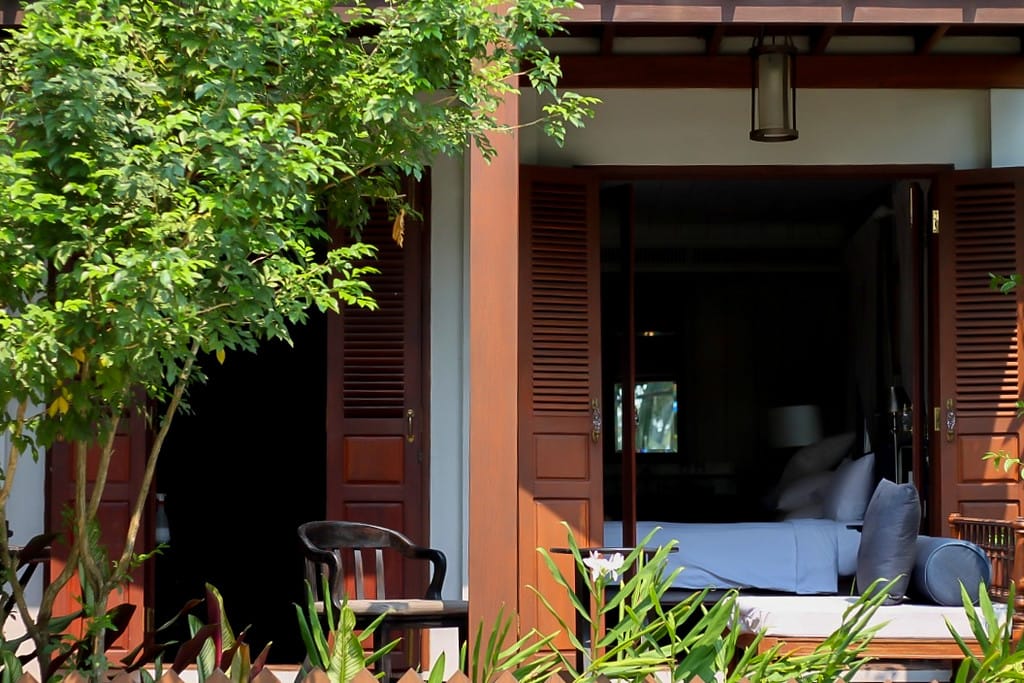 Coucher de soleil doré sur le Mékong vu depuis Luang Prabang