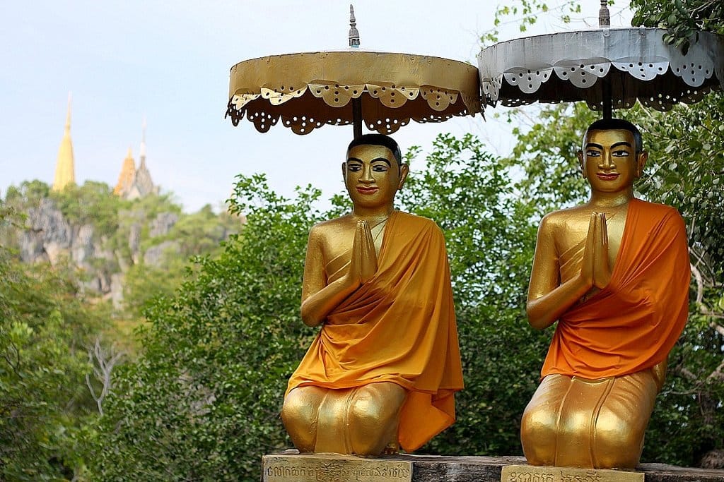 Phnom Sampeou Mountain and Killing Cave entrance