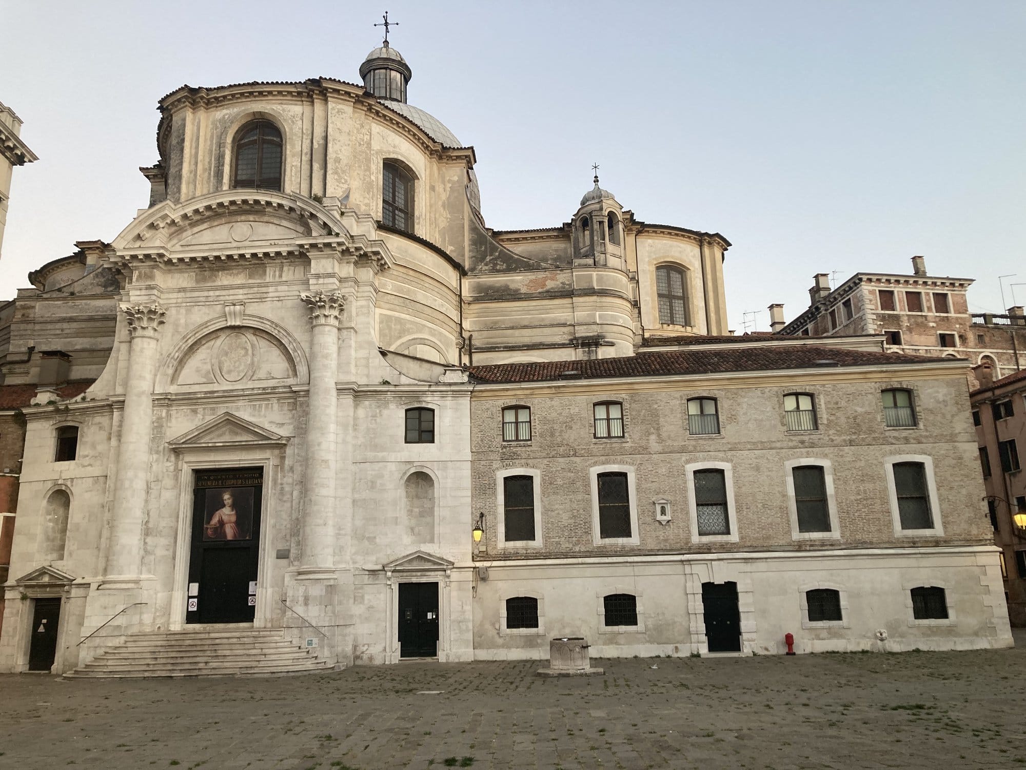 Chiesa di San Geremia at twilight with its dome and rounded facade — Cannaregio, Venice