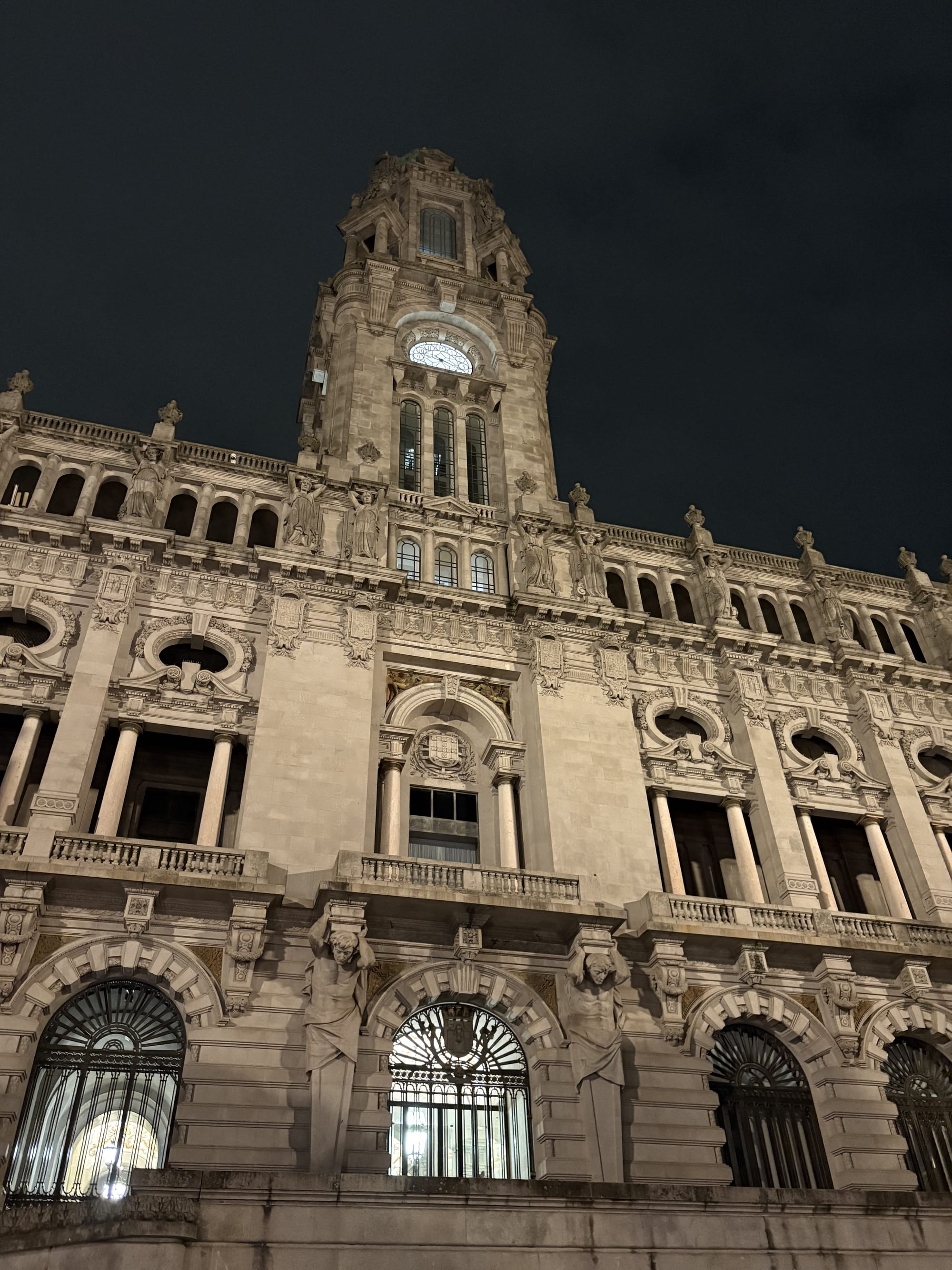 Câmara Municipal do Porto illuminated at night on Avenida dos Aliados — Porto, Portugal