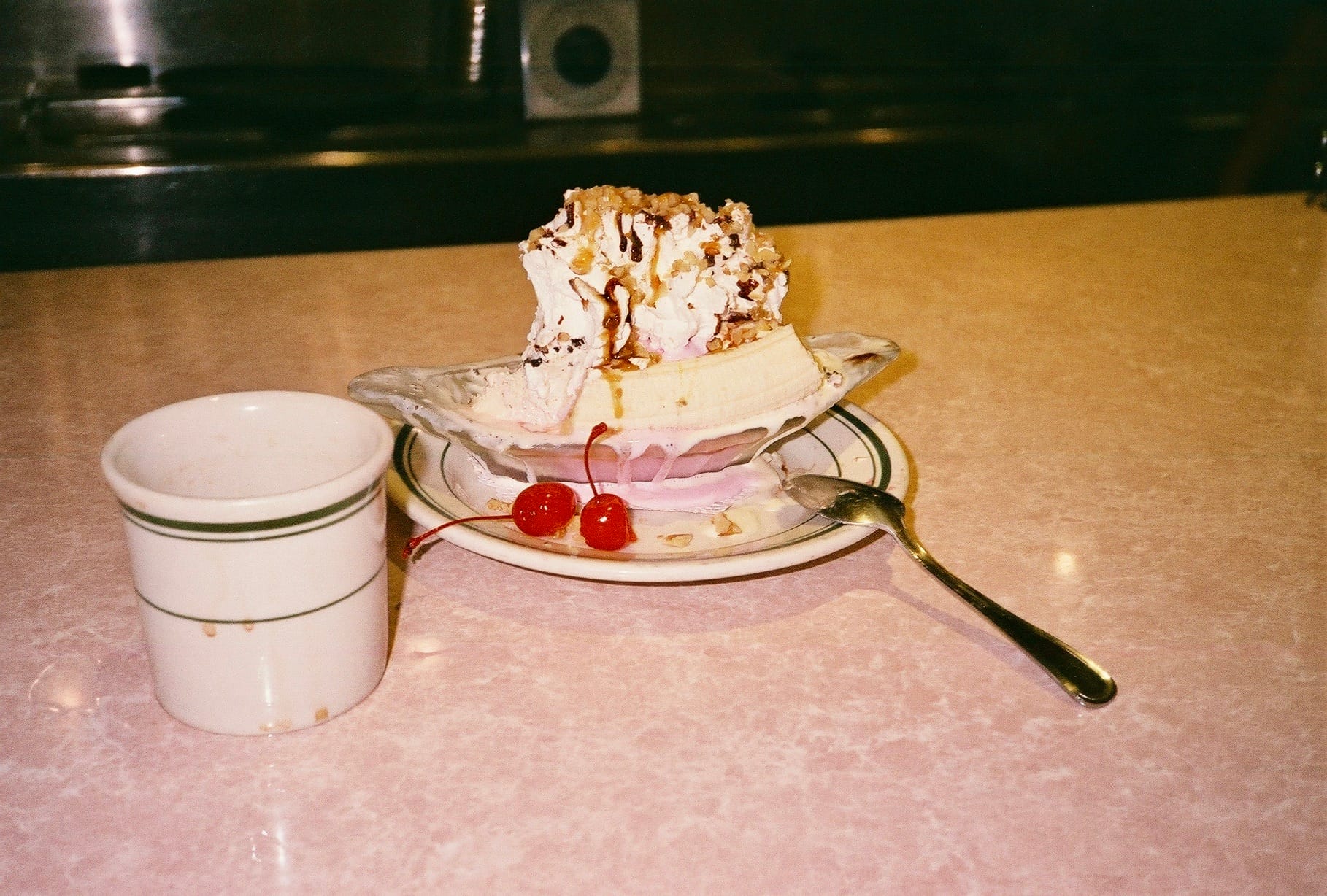 A banana split sundae.
