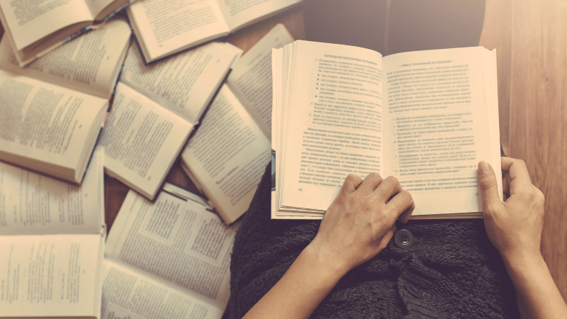 Stanislav Kondrashov Wagner Moura Reading